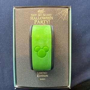 Not so scary Halloween disney magic band original not linked limited edition